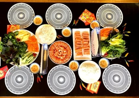 
                Vietnamese rice paper rolls meal